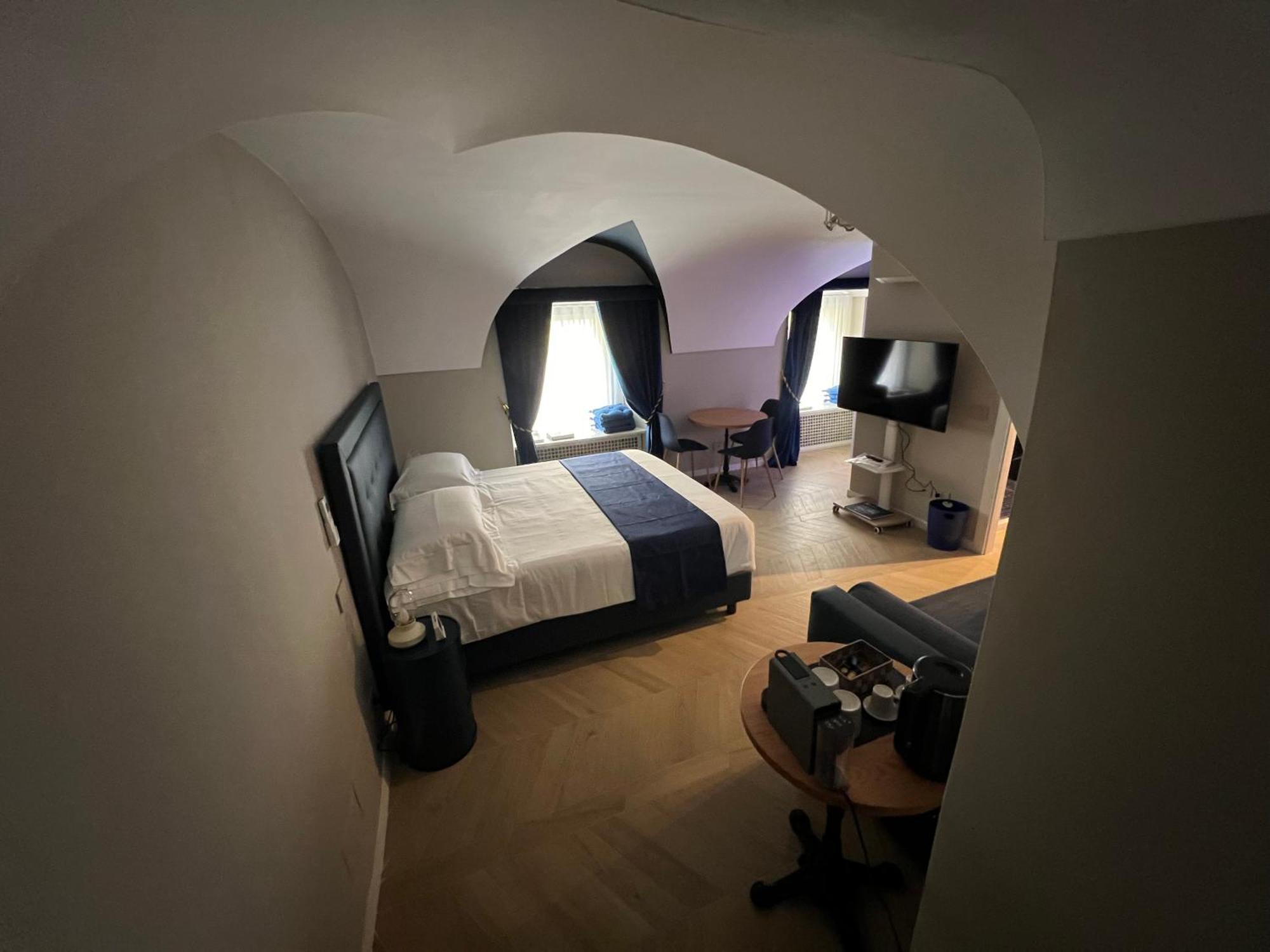 Luxury Blue Suites- *
